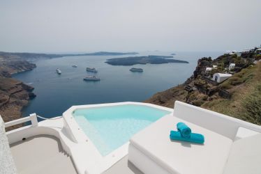 AQUA LUXURY SUITES