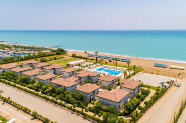 CRYSTAL BOUTIQUE BEACH RESORT (Adults Only)